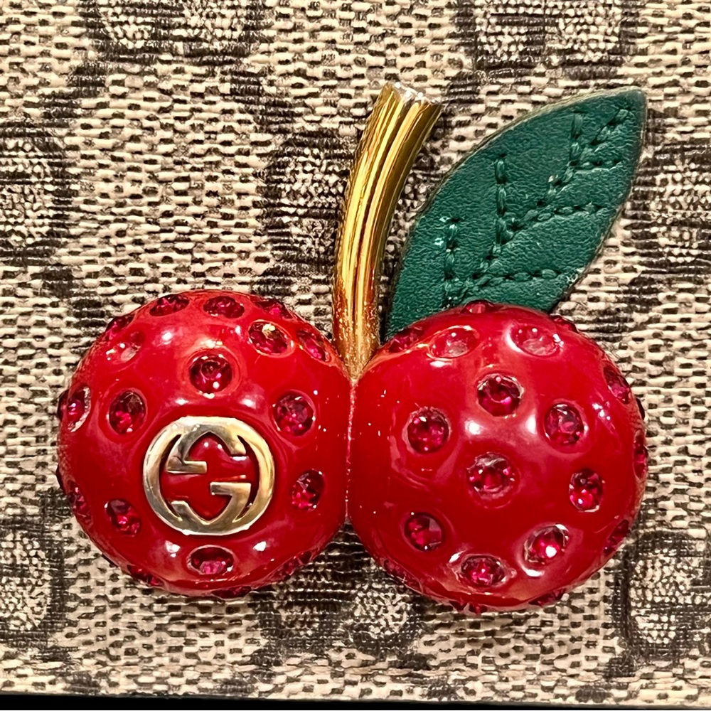 Gucci Cherry GG Supreme Canvas Wallet - Picture 2 of 10